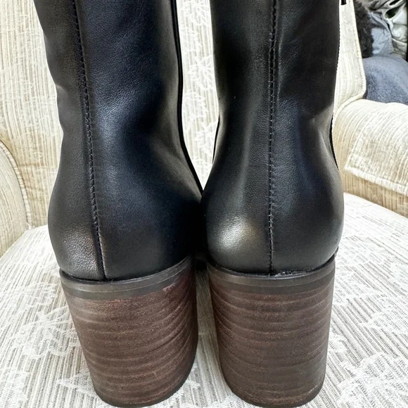LUCKY BRAND Sz 9 LOW BOOTS zip side EXC like new cond. worn once ! Make … - Picture 8 of 8